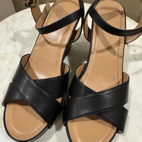Aerosoles WEDGE sandle BLACK size 9.5 - Picture 1 of 5